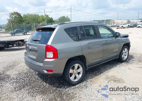 2013 Jeep Compass Sport из США, поврежденный, VIN 1C4NJCBBXDD208369